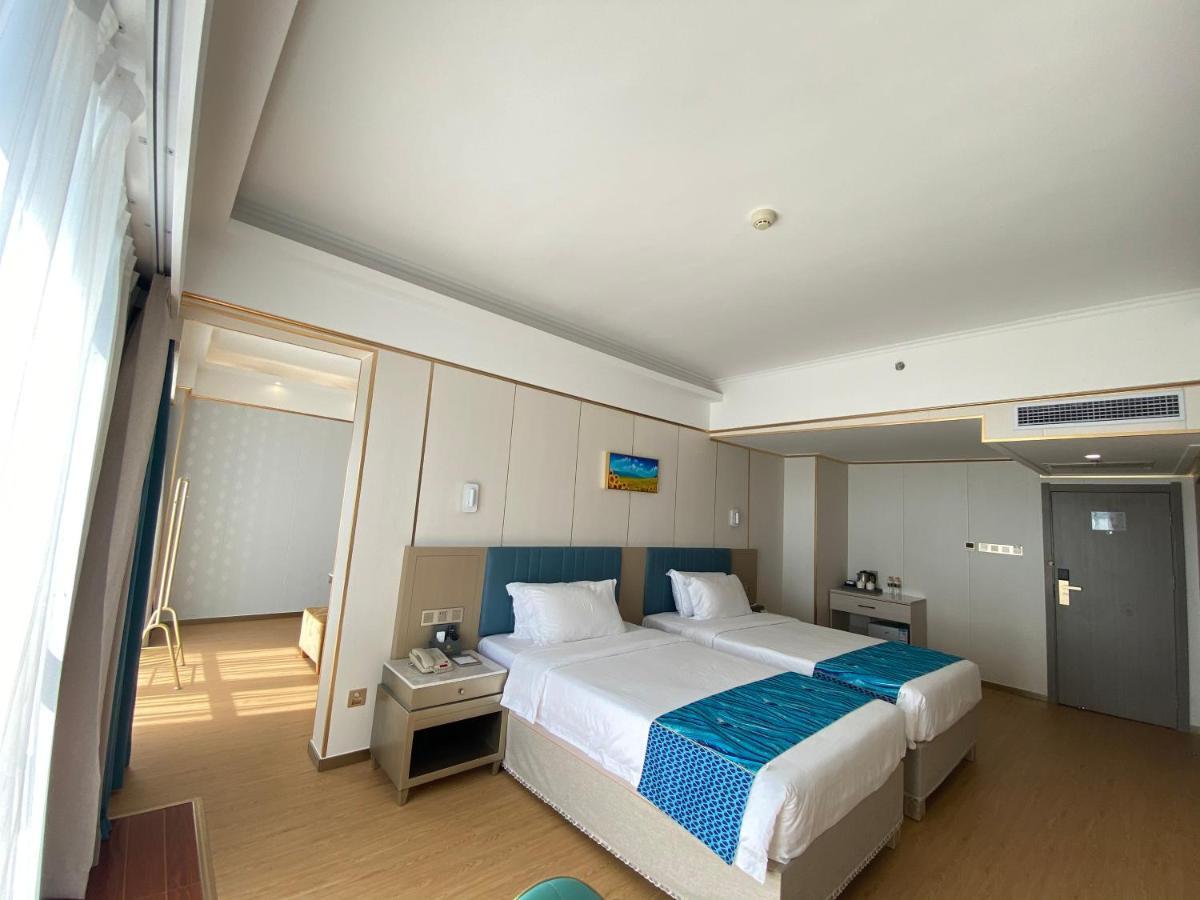 Wenhao Seaview Hotel Sanya Exterior photo